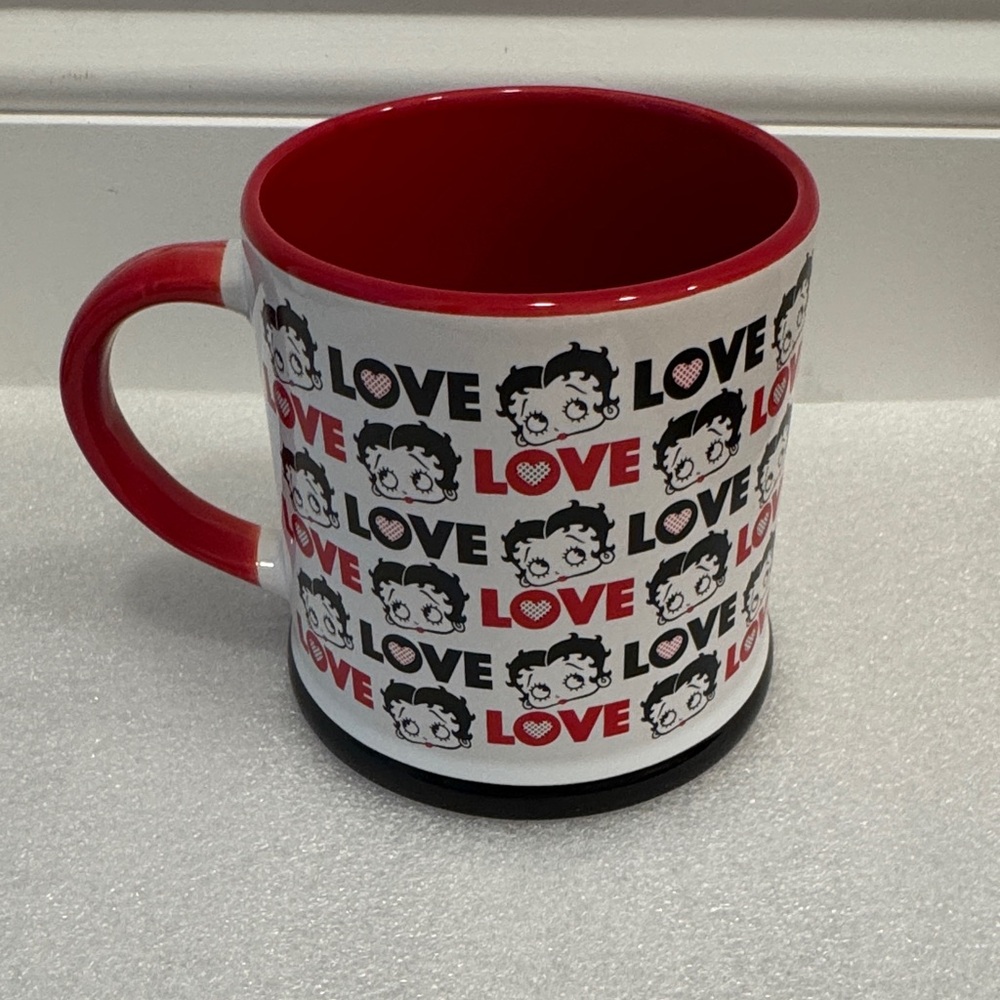 Betty Boop Bioworld love mug